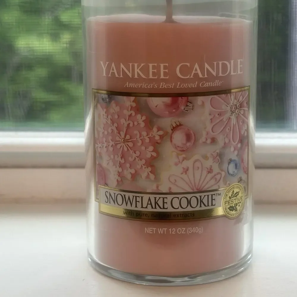 Yankee Candle Snowflake Cookie 12oz Candle Pink Festive Holiday Retired Rare